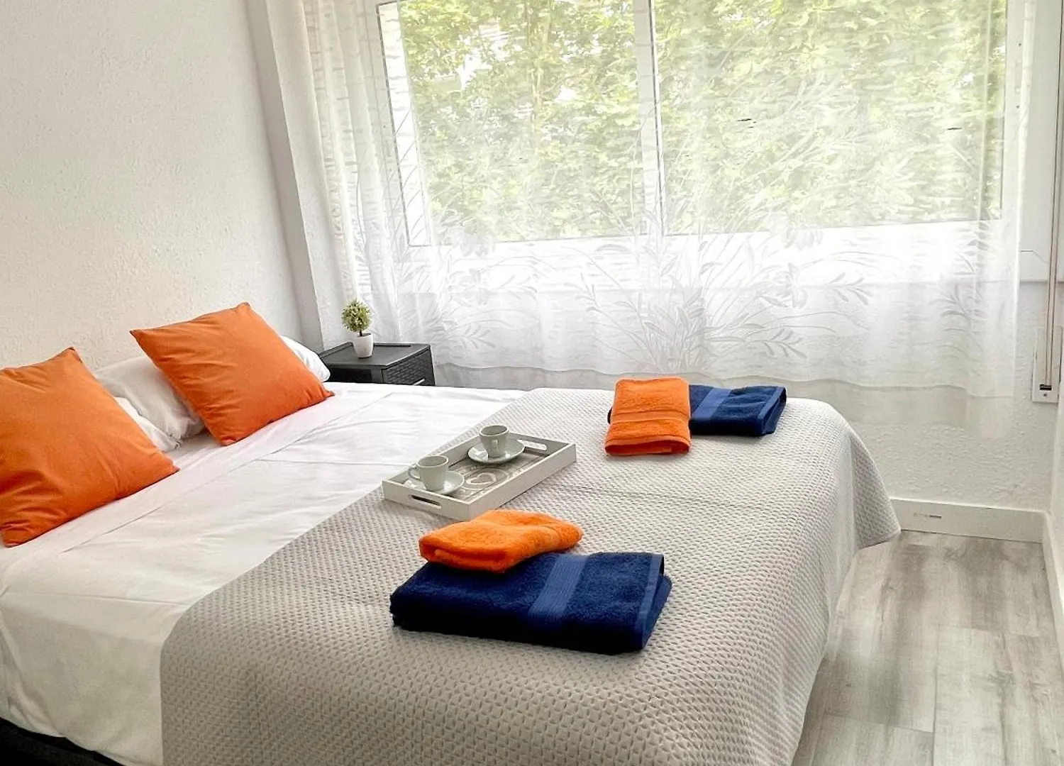 Apartbeach Jazmin Muy Lumunoso Climatizado Y Junto Playa Principal Salou Apartment